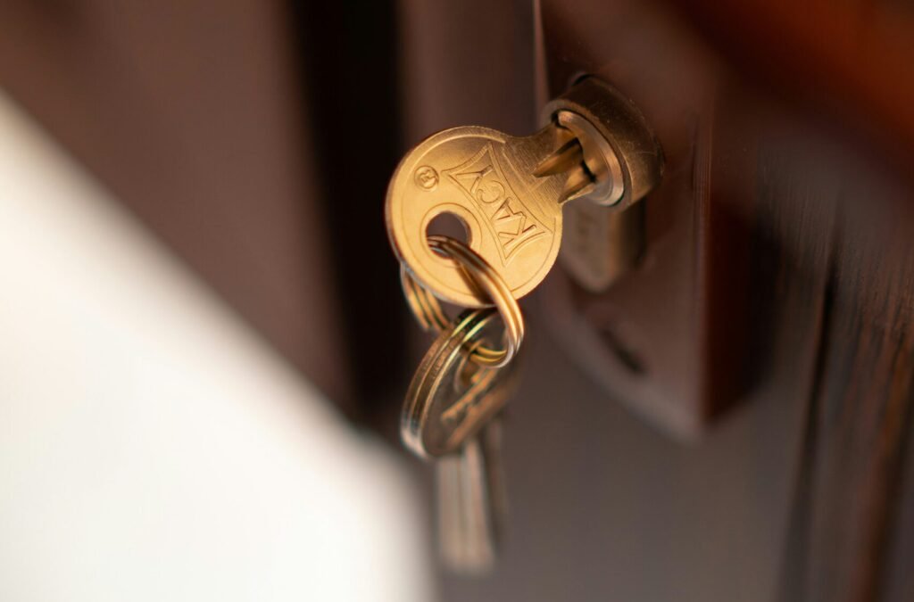 speed inter une clé dans la serrure